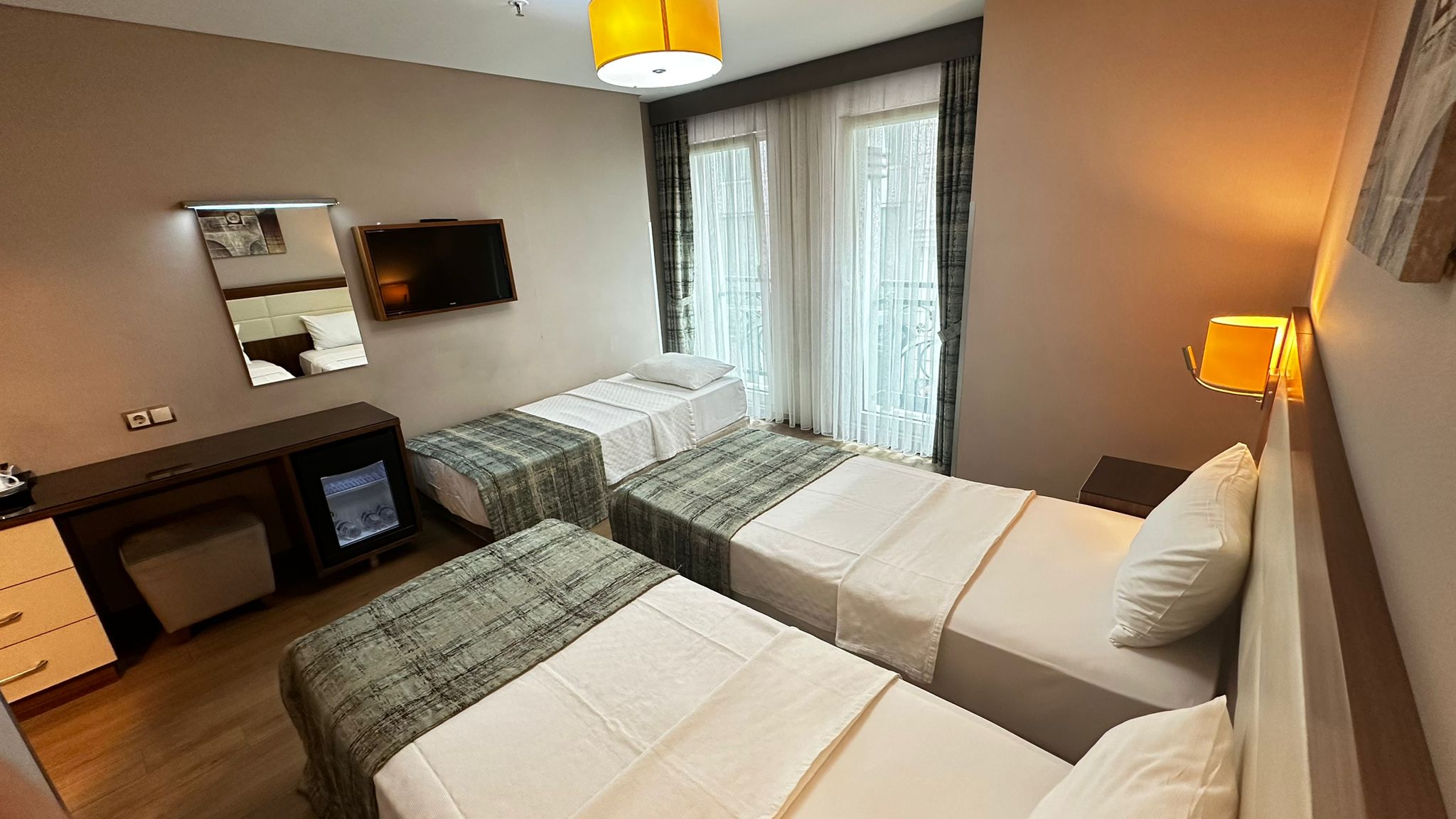 غرفة قياسية ثلاثية، The Meretto Hotel Istanbul 8/10
