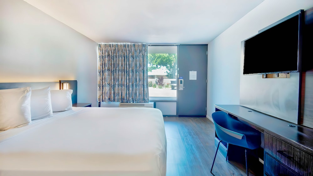 Motel6 Louisville, KY - Airport - Fair Expo 9/26