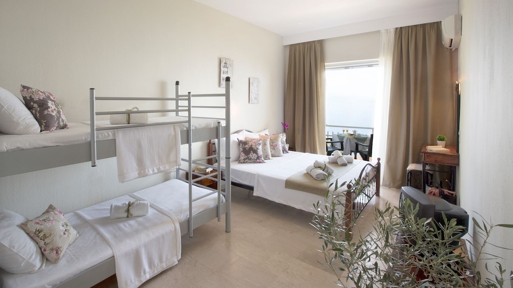 Aurora Beach Hotel 16/50