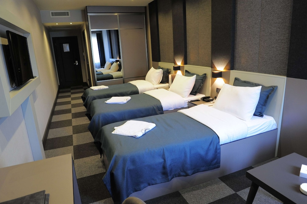 غرفة ديلوكس عائلية بسرير كينج وسرير فردي، Tryp By Wyndham Istanbul Sancaktepe 5/10