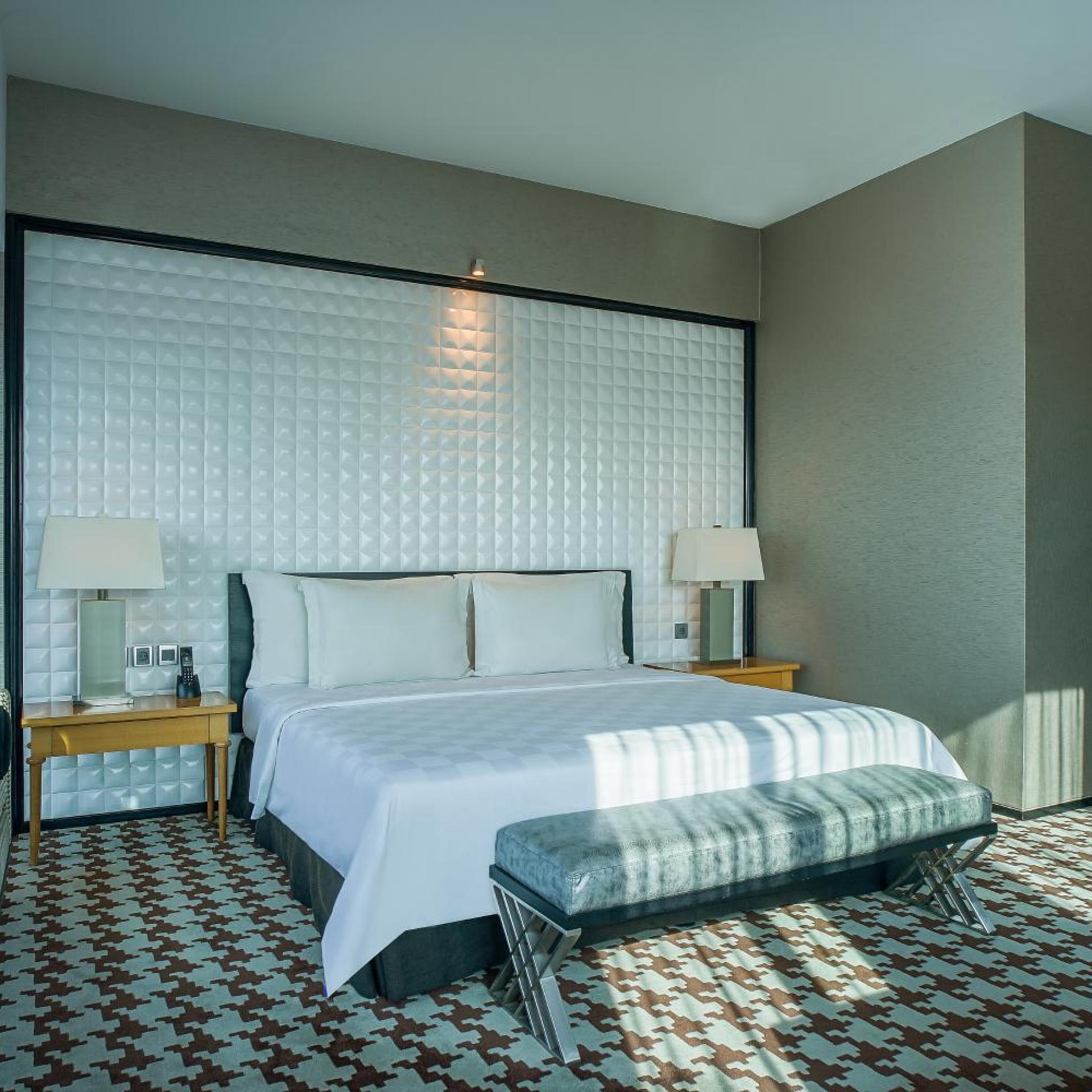 Prominent Suite