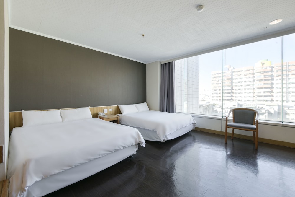 Back Home Hotel 23/50