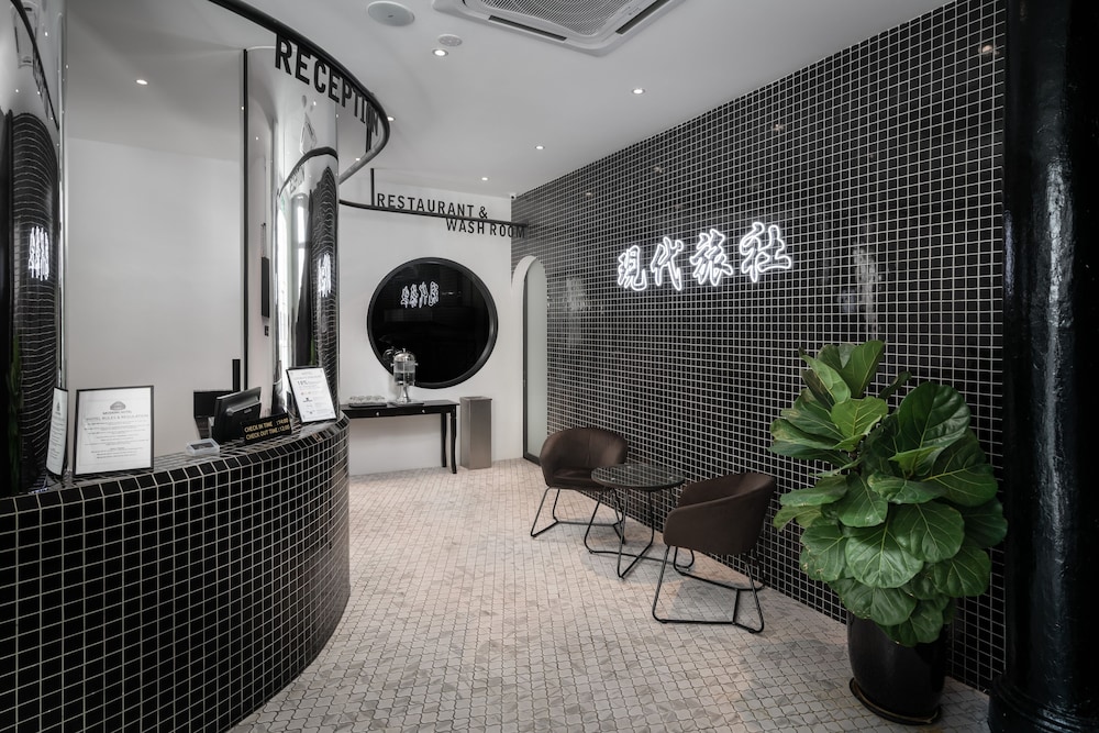 Modern Hotel Georgetown 8/45