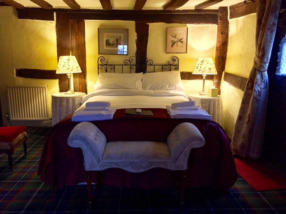 Thatched Cottage 23/67