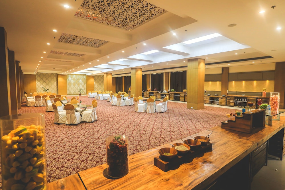 Rudraksh Club & Resort 22/27
