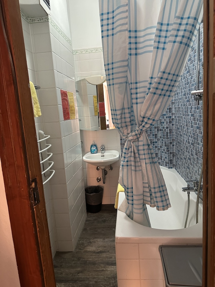 Sultanias Homesharing 24/29