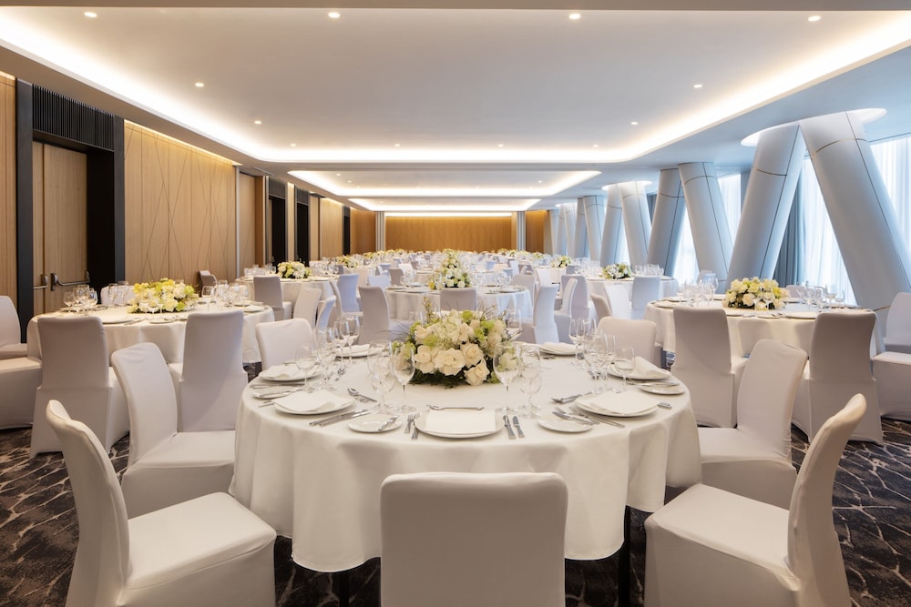 Tirana Marriott 35/50