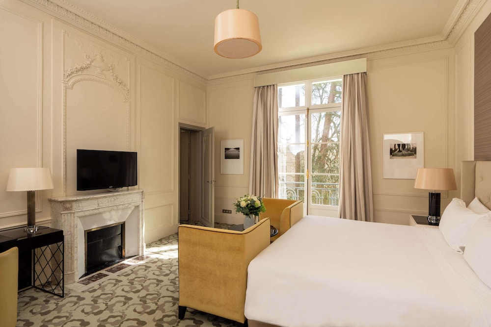 Palace 5 Star, Deluxe, Suite, King Bed, Garden View