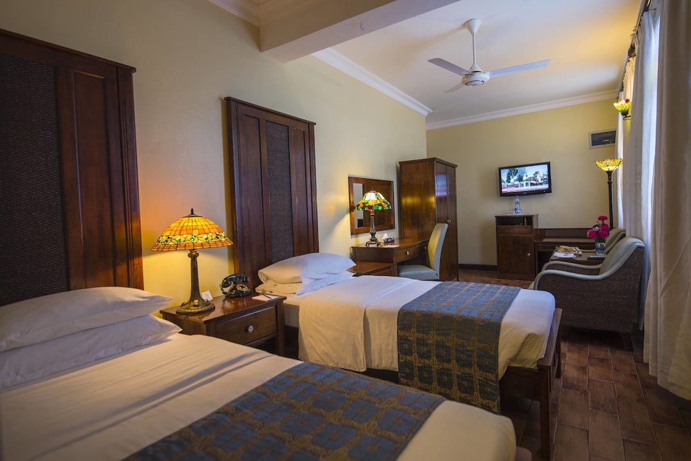 Protea Hotel by Marriott Dar es Salaam Courtyard 12/49