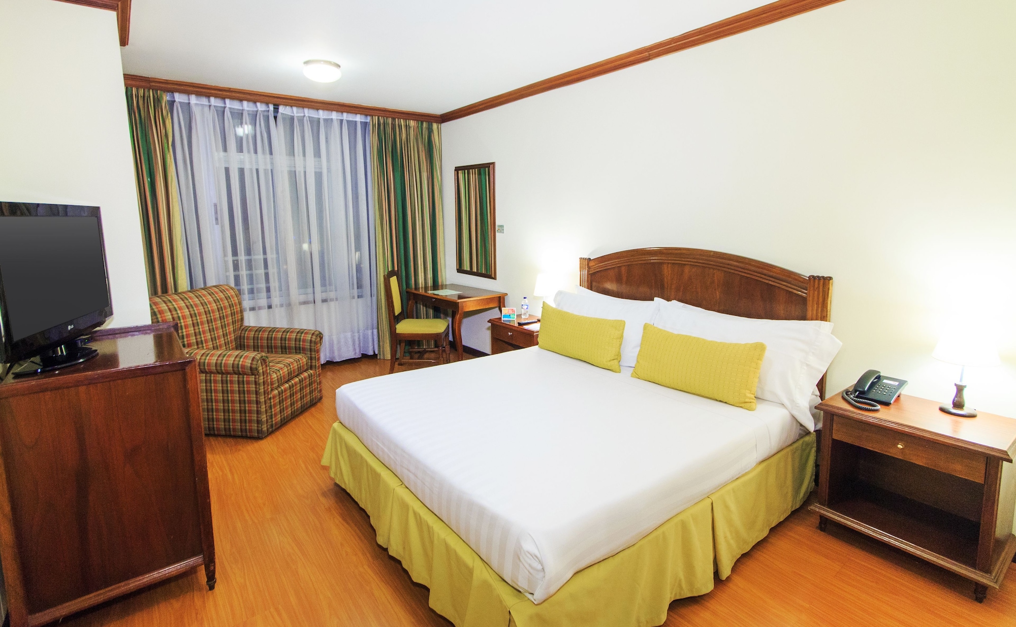 غرفة بسرير كوين، Pop Art Hotel Manizales Centro Historico 5/10
