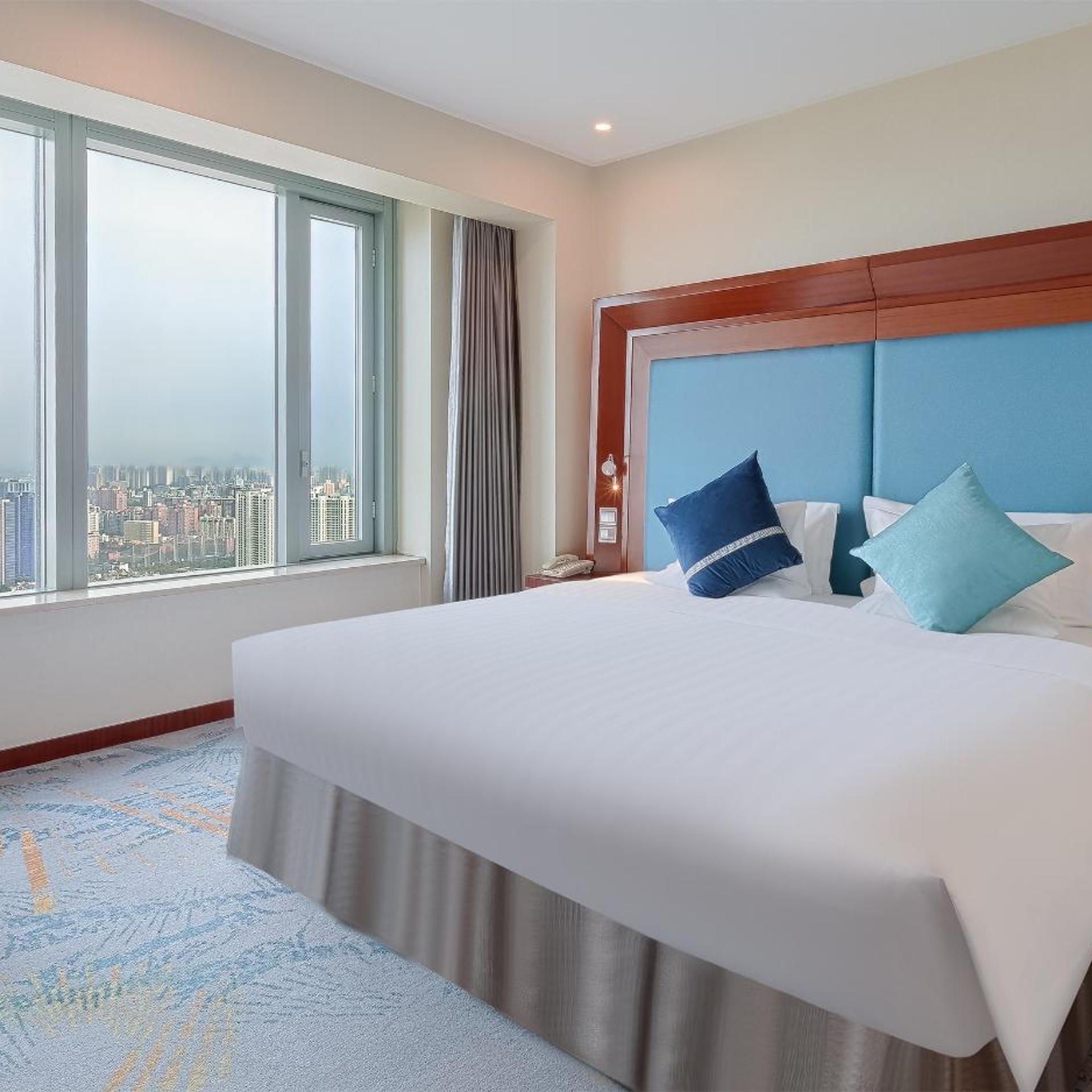 Landmark, City, Standard, King Bed, River View, High Floor
