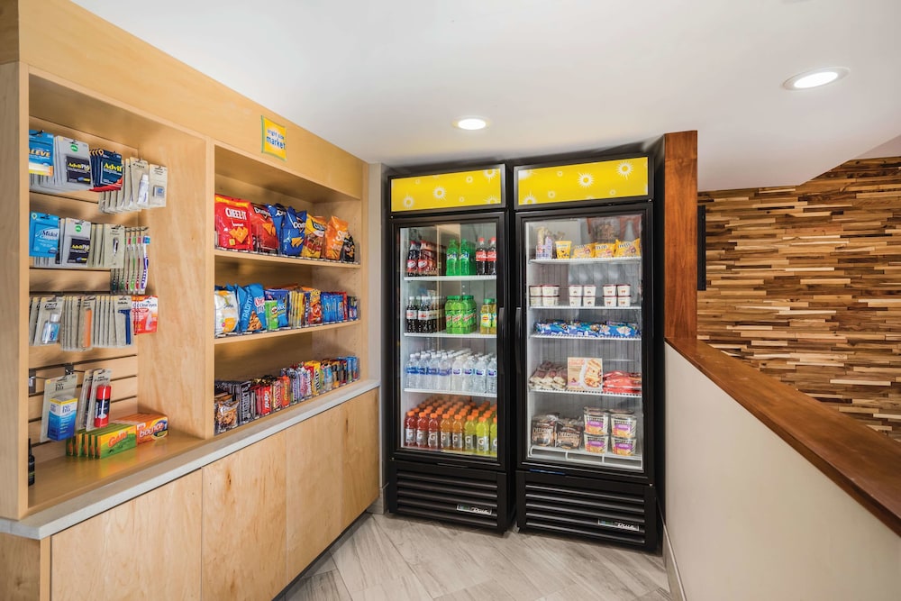 La Quinta Inn & Suites by Wyndham Chattanooga-Hamilton Place 39/45