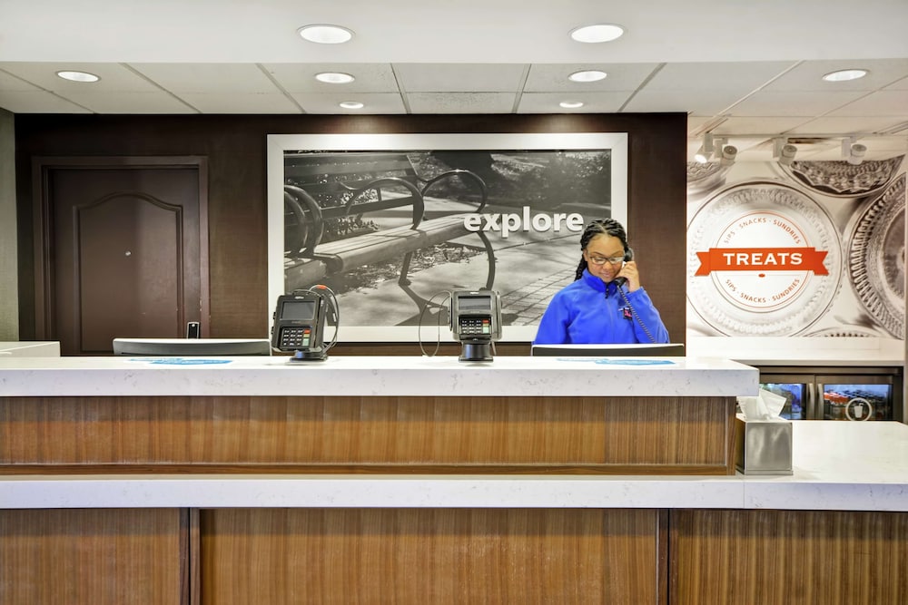 Hampton Inn & Suites Columbus Easton Area 7/49
