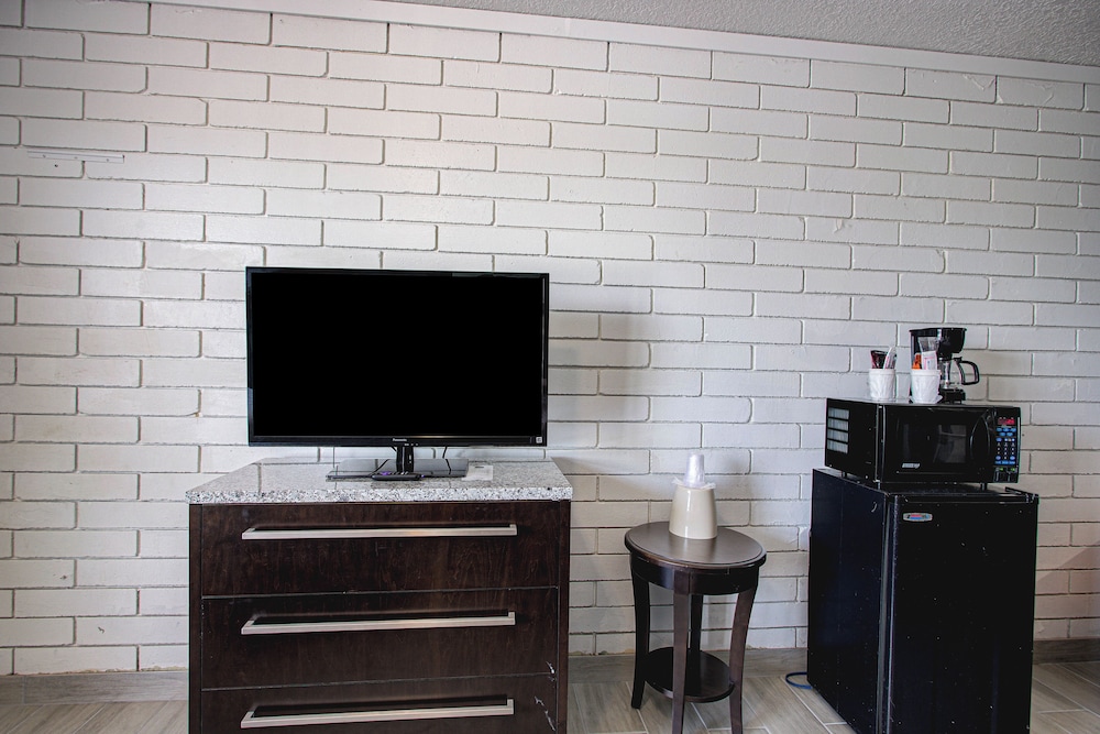 Beach House Inn 39/50