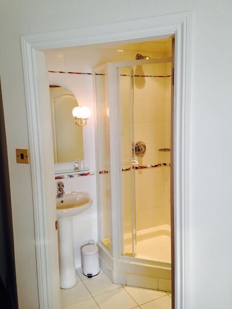 Regency Hotel 35/37