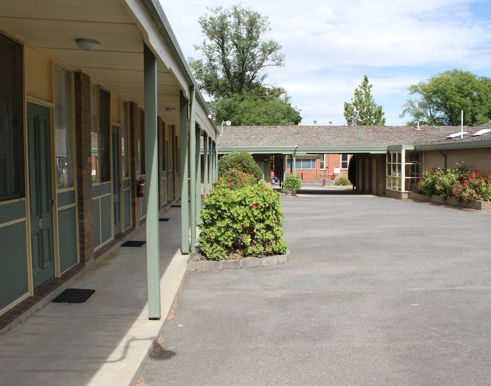 Eureka Lodge Motel 32/50