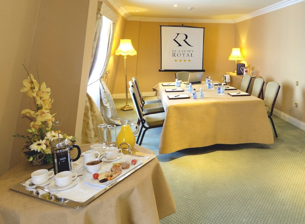 Killarney Royal Hotel 53/58