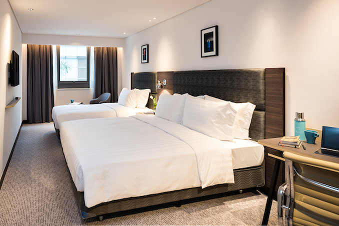 Camlux Hotel 2/13