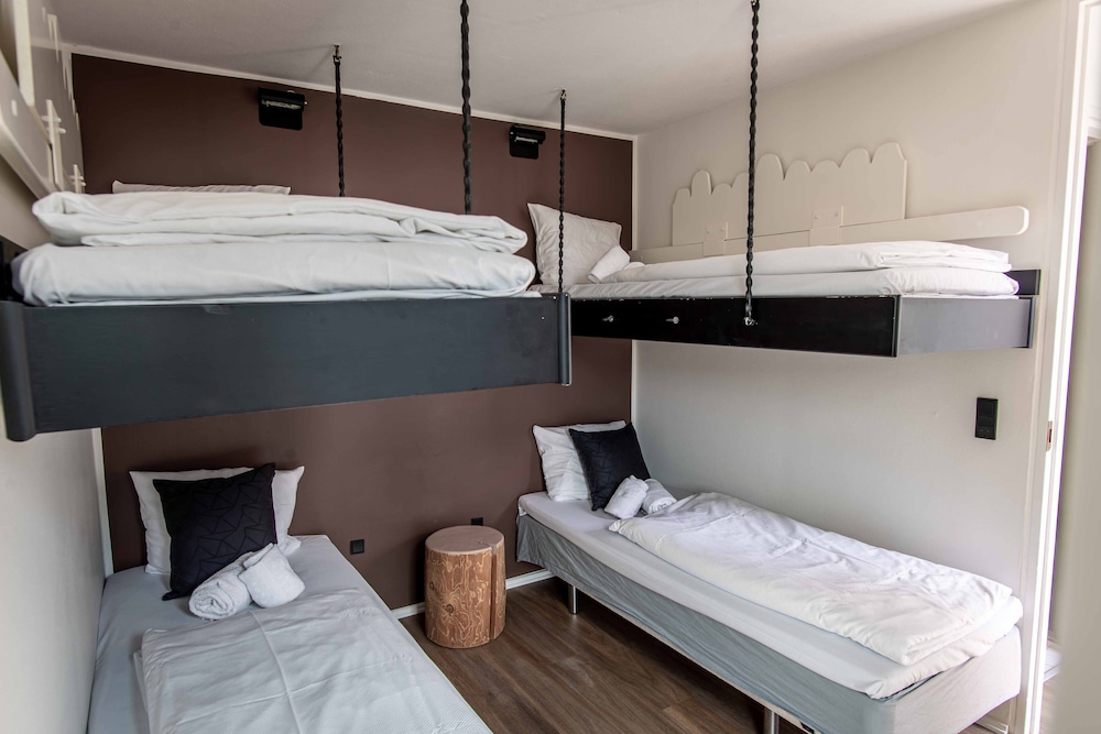 2 Bedrooms, Apartment, 6 Beds, 1 Double and 2 Bunk Beds, Partial Lake View، Kolding Hotel Apartments 4/8