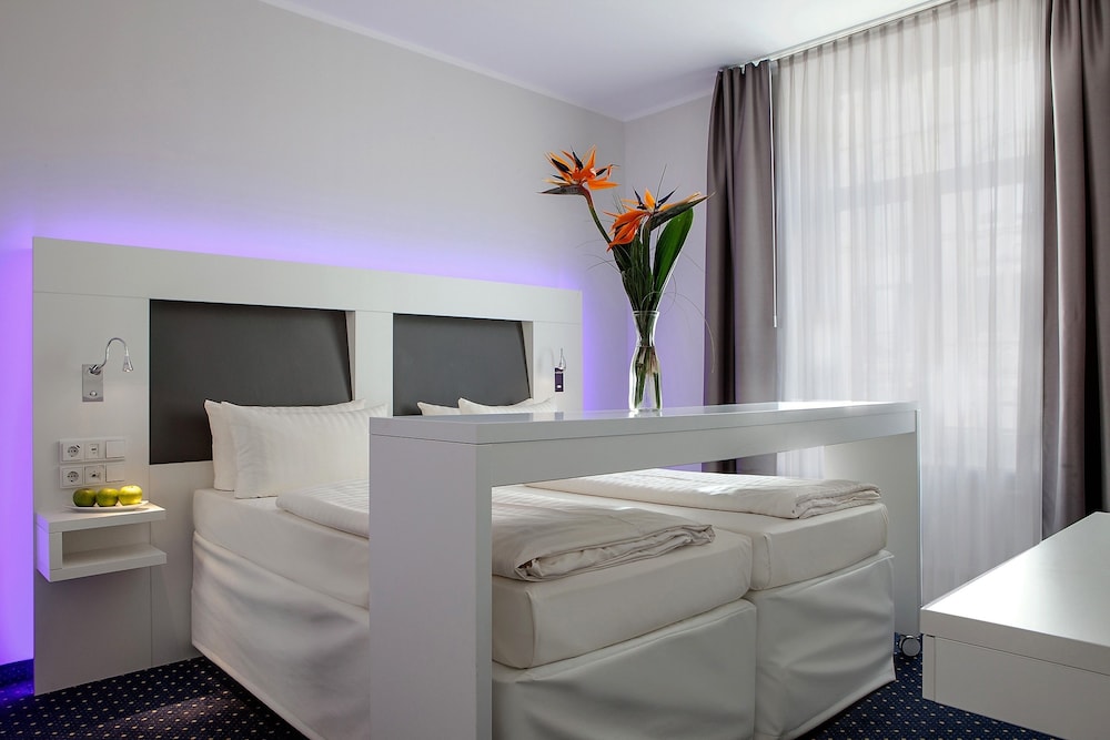 Grand Hotel Downtown Formerly Clarion Collection Frankfurt Central Station 23/57