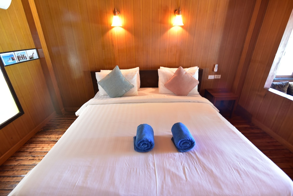 Lipe Power Beach Resort 18/50