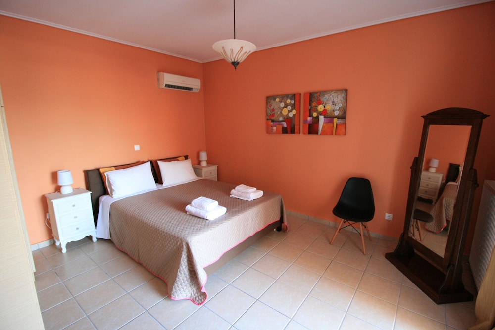 Lagoon View Apartments - Adults Only 7/70