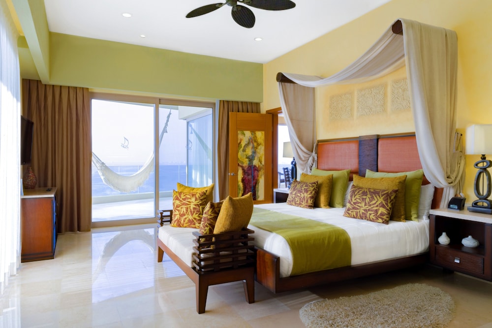 1 BEDROOM, SUITE