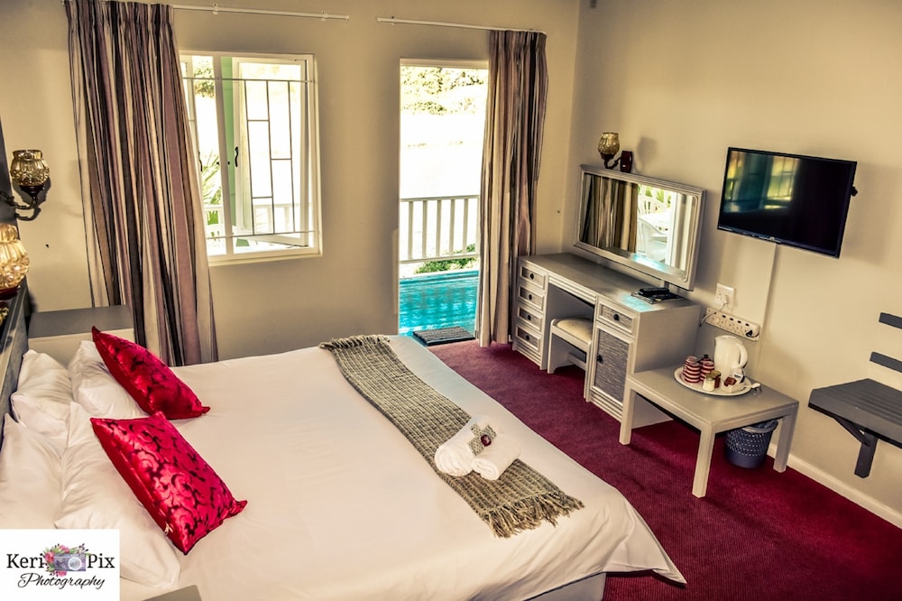 Fairy Knowe Backpackers 6/30