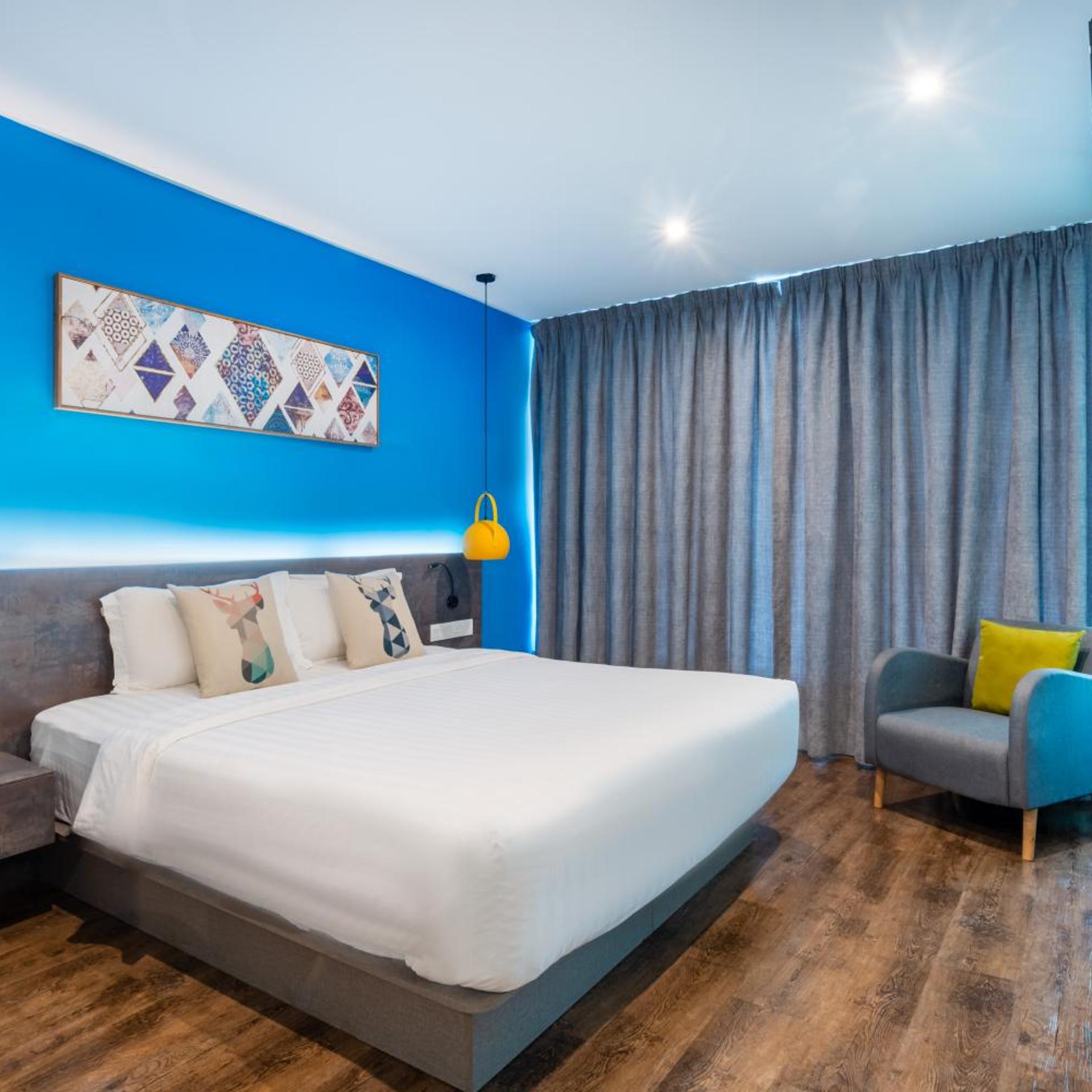 Deluxe, Suite, Apple Hotel Times Square 4/10