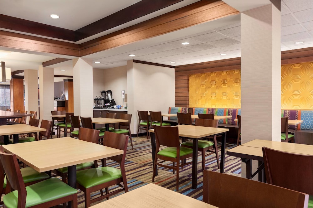 Fairfield Inn and Suites by Marriott Las Vegas South 41/57