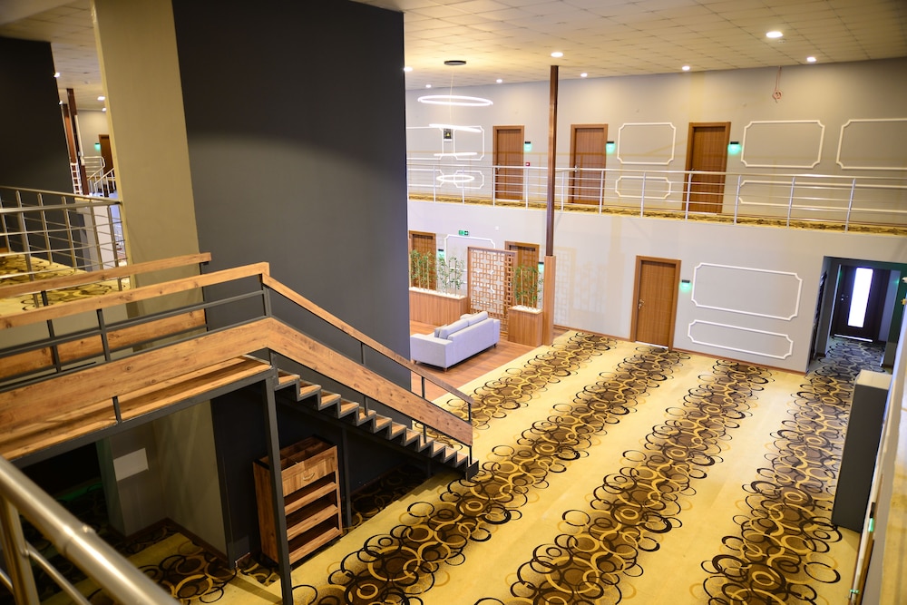 Privado Hotels 10/50