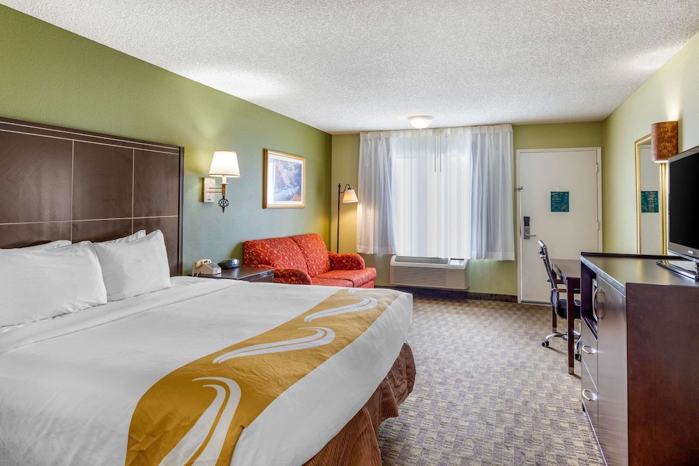 The Buena Park Hotel and Suites 17/34