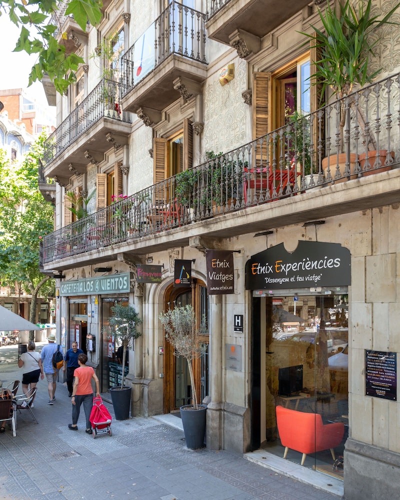 Primavera Hostel 64/70