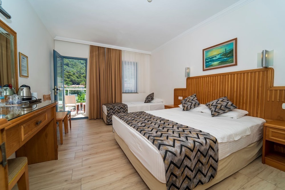 Belcehan Deluxe Hotel 14/50