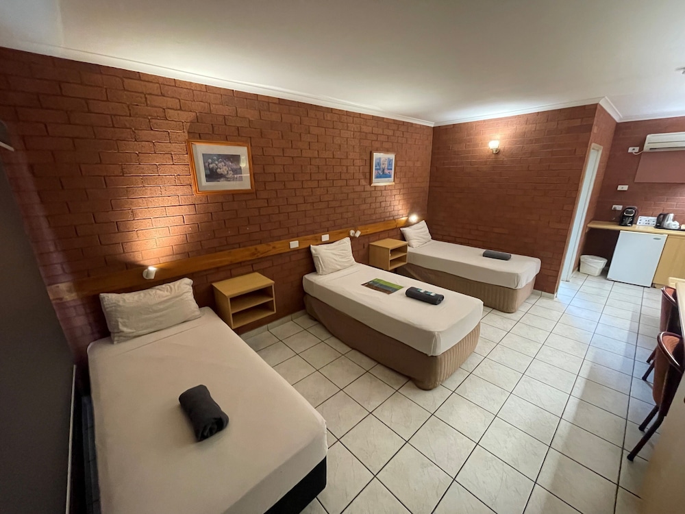 Shared, Deluxe, Studio, Triple, 3 Beds