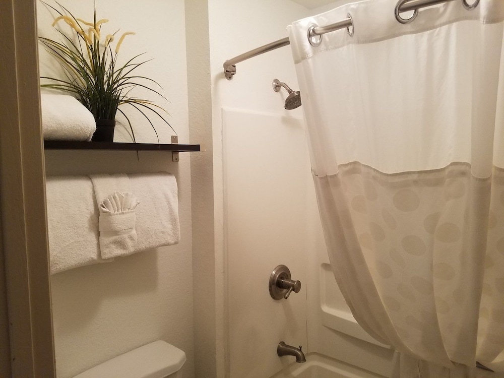 Infinity Inn & Suites 11/30