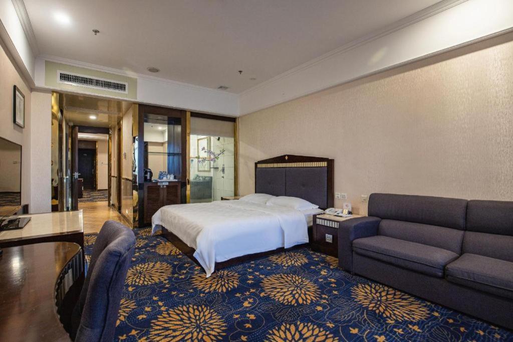 Huiquan Hotel 24/46