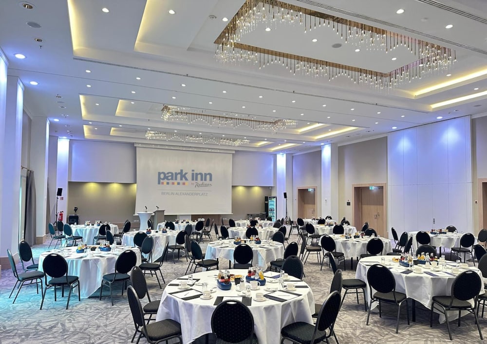 Park Inn by Radisson Berlin Alexanderplatz 33/45