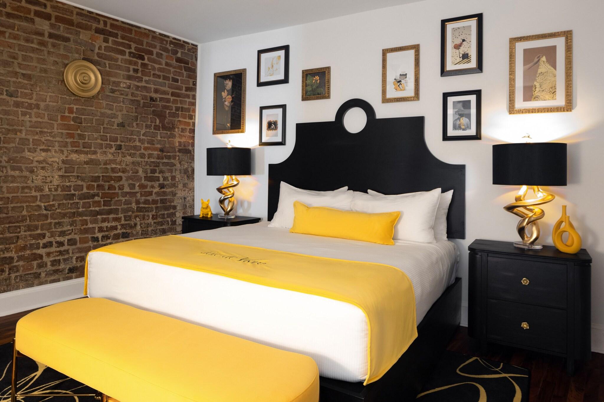 Inner, King Bed