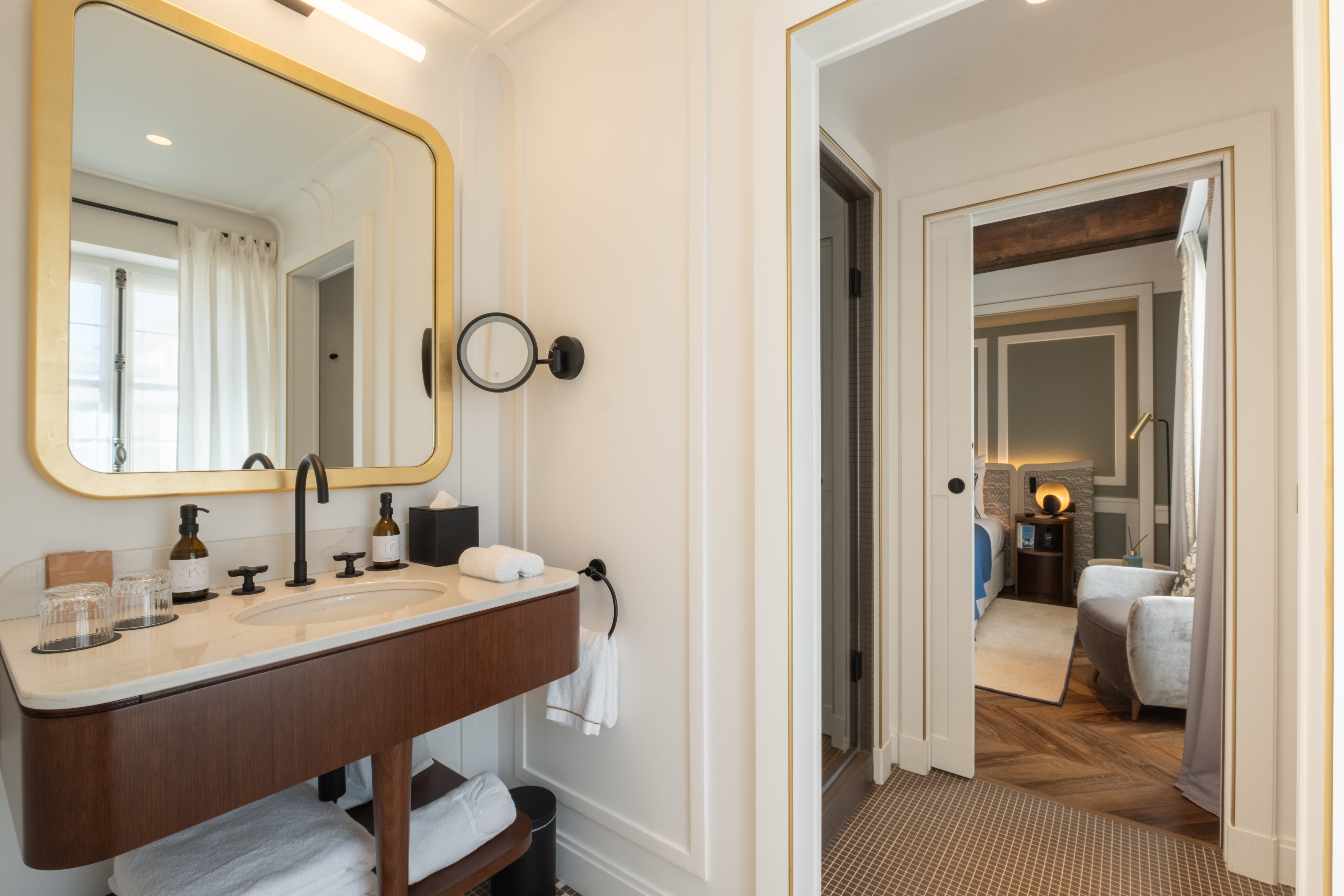 Hotel Les Lumieres 46/50
