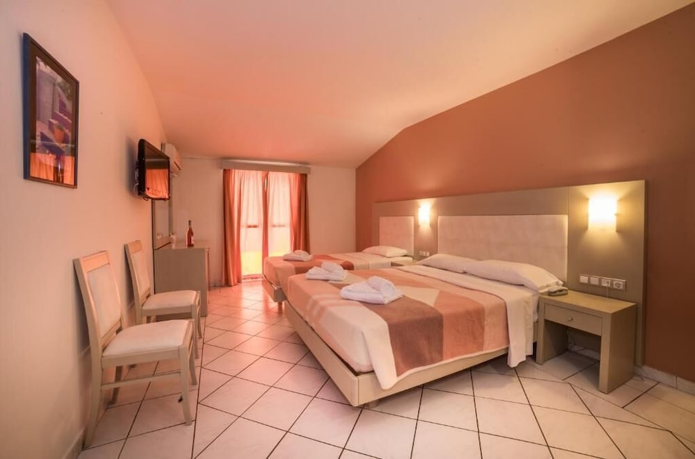 Porto Koukla Beach Hotel 29/89