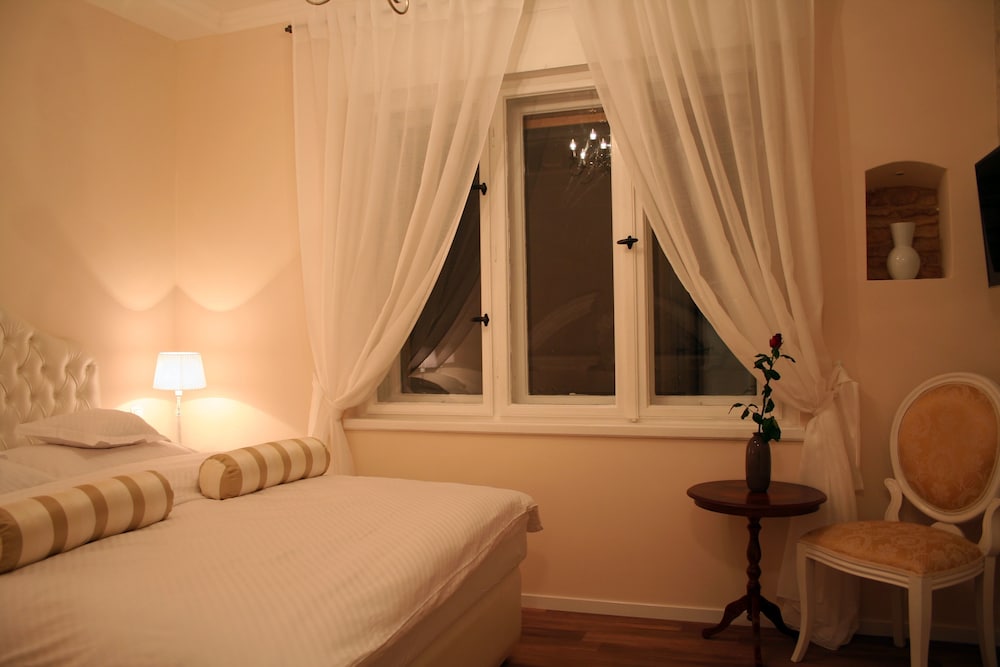 STANDARD, DOUBLE BED