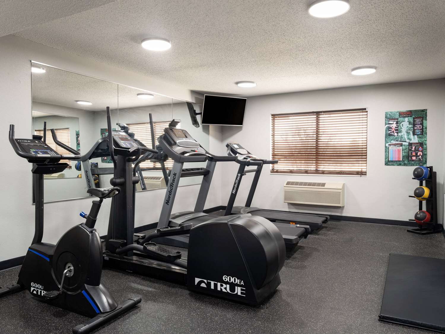 AmericInn by Wyndham Shakopee Near Canterbury Park 9/20