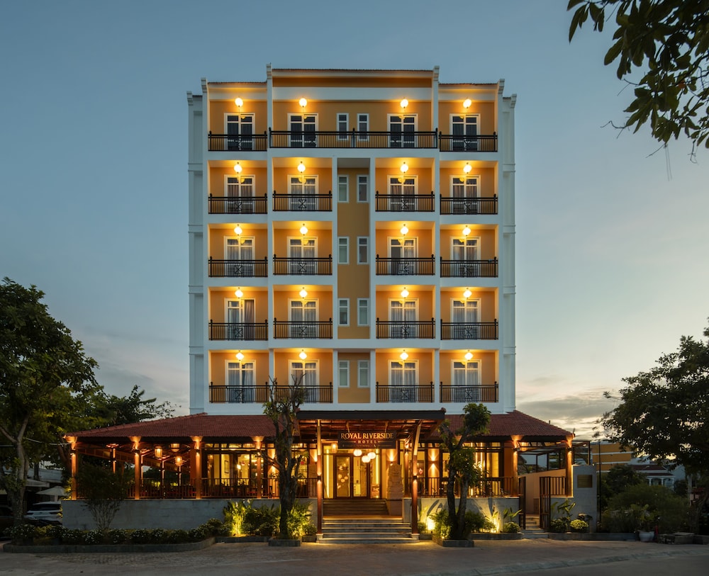 Royal Riverside Hoi An Hotel 1/75