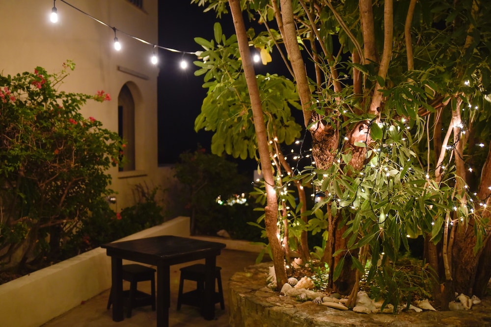 Princess Heights Luxury Boutique Condo Hotel 30/46
