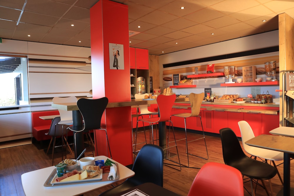 Ibis Aurillac 41/63