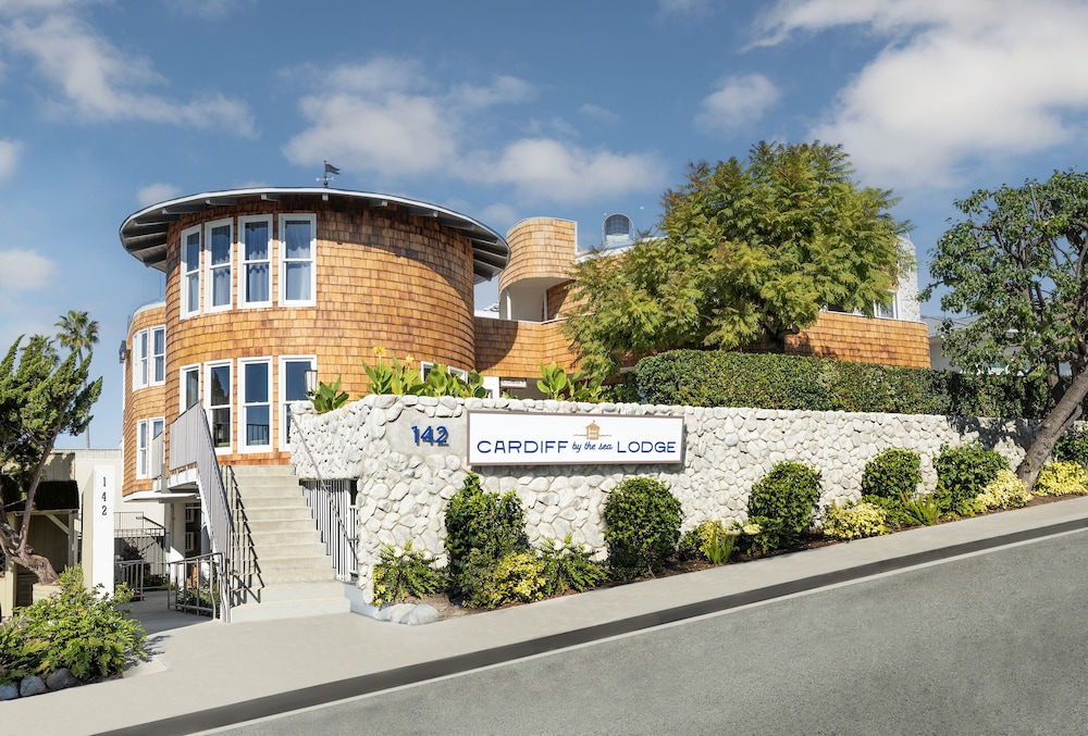 Cardiff by the Sea Lodge 5/56