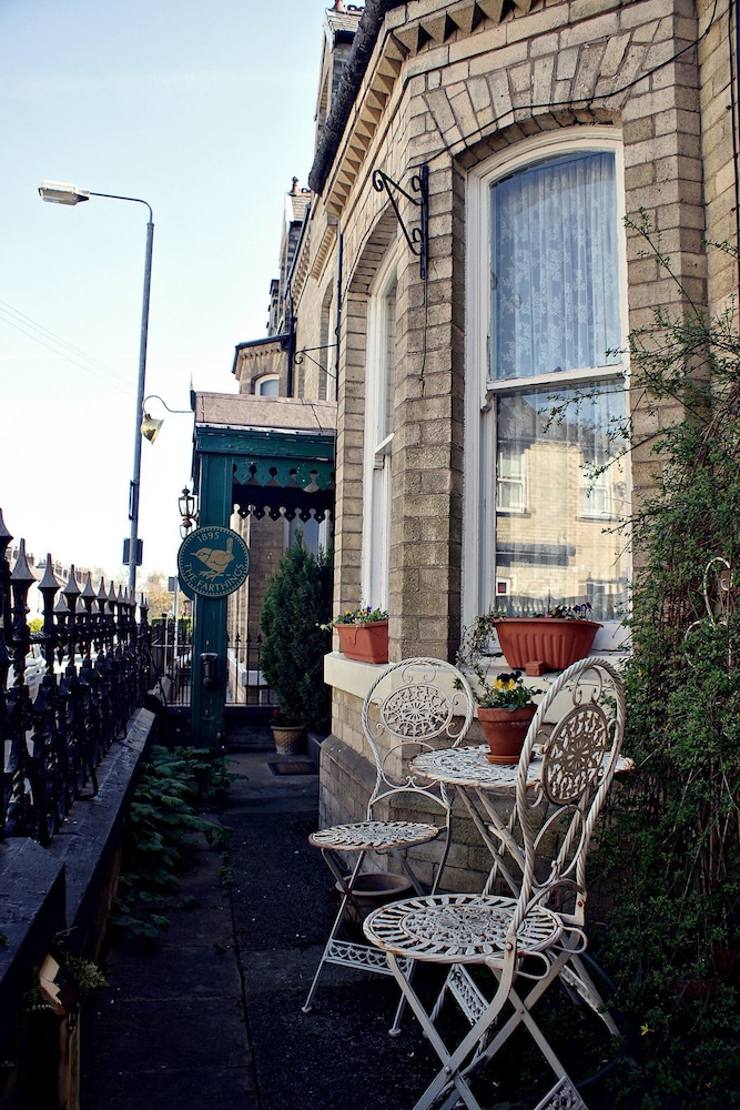 The Farthings Guest House 66/70