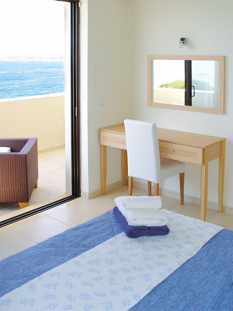 Al Mare Villas 8/67