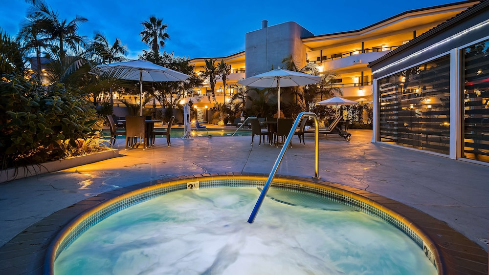 The Encinitan Hotel & Suites 3/35